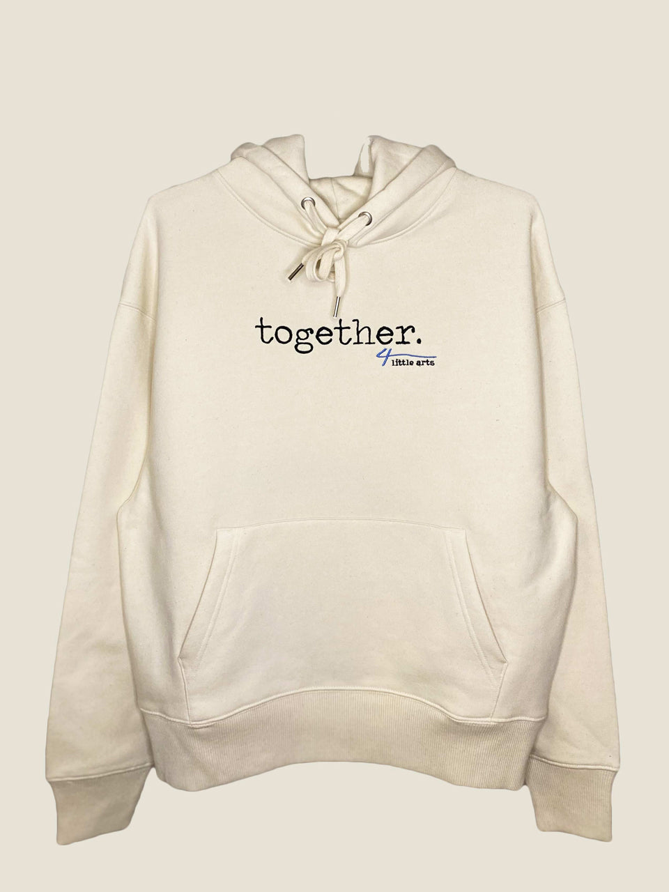 4littlearts Unisex Hoodie aus Biobaumwolle. Großer gestickter Schriftzug 'together' auf der Brust.
