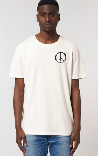 Ein Männermodel trägt das cremefarbene Unisex-T-Shirt mit dem Druck 'Peace' in Grau und Schwarz.